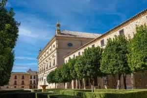 ¿Quieres conocer la plaza con más edificios históricos de Europa?