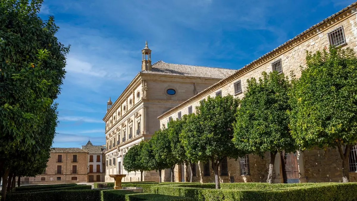 ¿Quieres conocer la plaza con más edificios históricos de Europa?